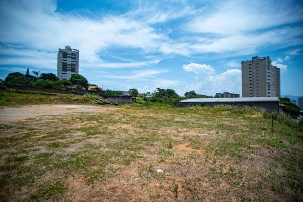 Foto 2: Terreno à venda, 2700 m² por R$ 1.950.000 - Jardim Paulista - Taubaté/SP