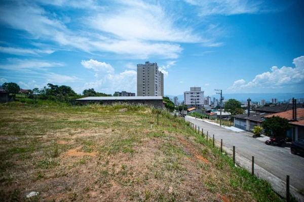 Foto 7: Terreno à venda, 2700 m² por R$ 1.950.000 - Jardim Paulista - Taubaté/SP