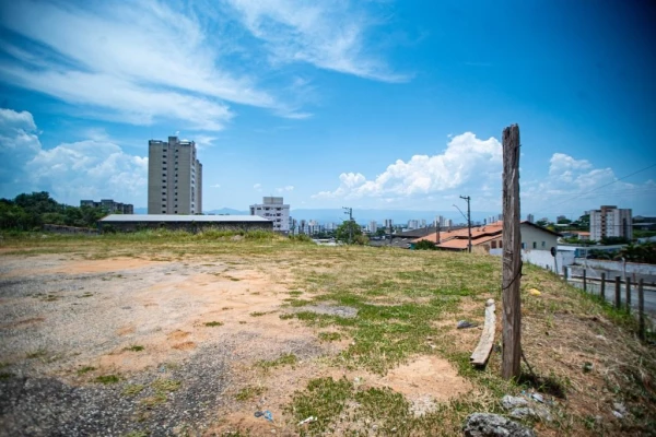 Foto 11: Terreno à venda, 2700 m² por R$ 1.950.000 - Jardim Paulista - Taubaté/SP