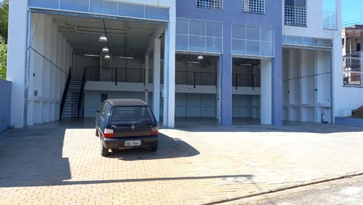 Foto 1: Galpão para alugar, 300 m² por R$ 6.000,00/mês - Quinta das Frutas - Taubaté/SP