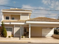 Imagem Sobrado com 3 dormitórios à venda, 306 m² por R$ 1.300.000 - Jardim Oasis - Taubaté/SP