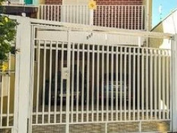 Imagem Sobrado com 3 dormitórios à venda, 170 m² por R$ 446.000 - Jardim Bela Vista - Taubaté/SP