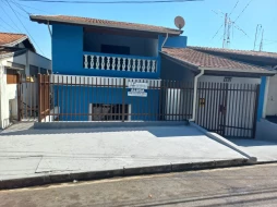 Imagem Casa com 3 dormitórios para alugar, 235 m² por R$ 1.828,73/mês - Jardim Sandra Maria - Taubaté/SP